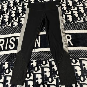 PINK Victoria's Secret Black and Gray Performance Leggings